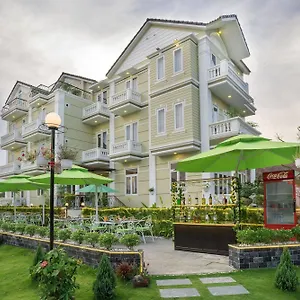 golden-bell-boutique-villa.hotelsofhoian.com/